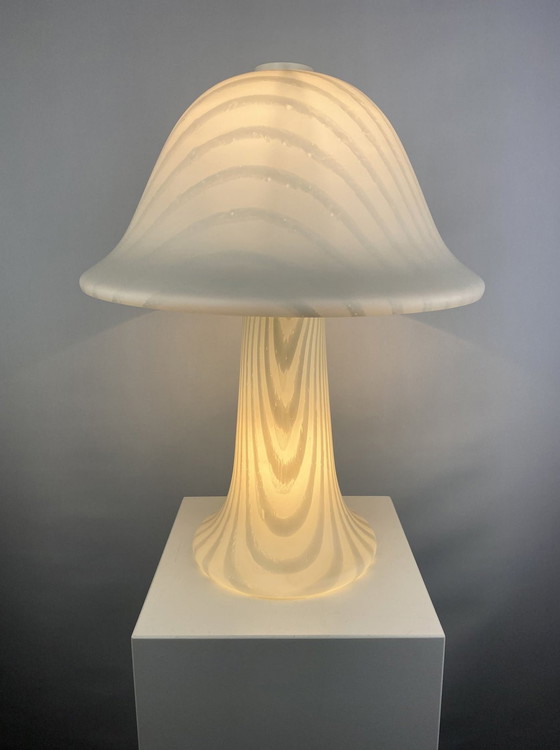 Image 1 of Grande lampe de table en verre zébré blanc Peill and Putzler Mushroom Xl