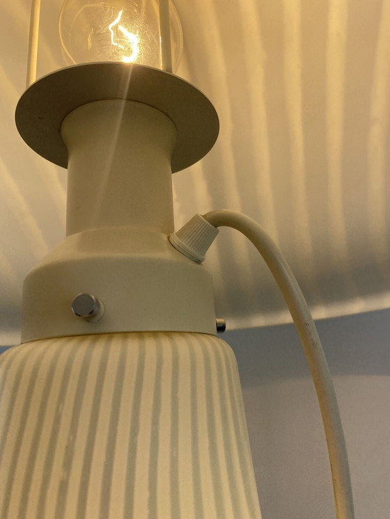 Image 1 of Grande lampe de table en verre zébré blanc Peill and Putzler Mushroom Xl