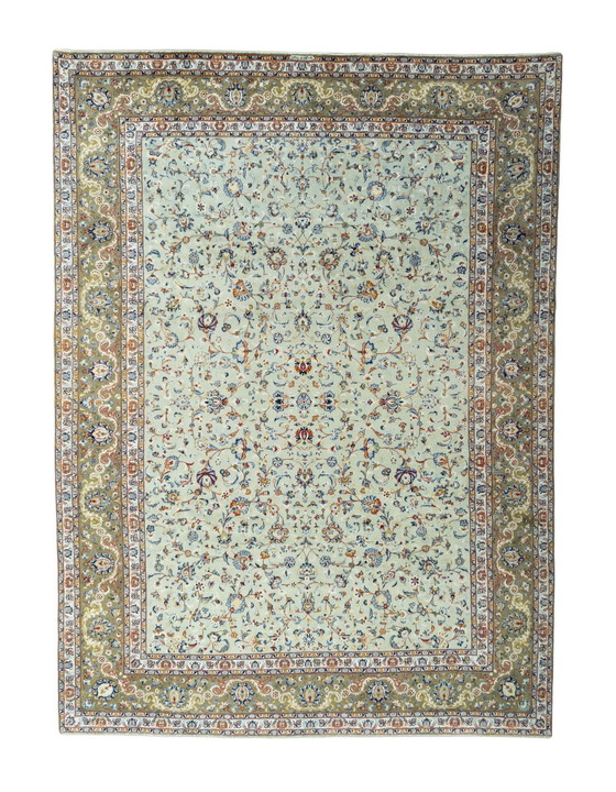 Image 1 of Tapis Keshan noué à la main 400 x 295 cm - Tapis persan avec signature en vert pistache