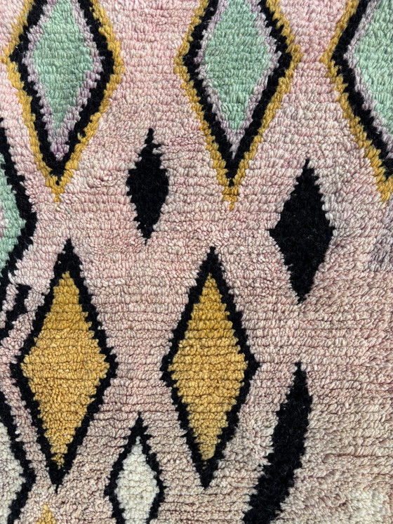 Image 1 of Nouveau tapis berbère pastel avec motifs géométriques en losange