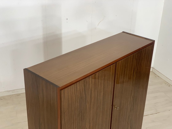 Image 1 of Mid Century commode armoire à linge vintage