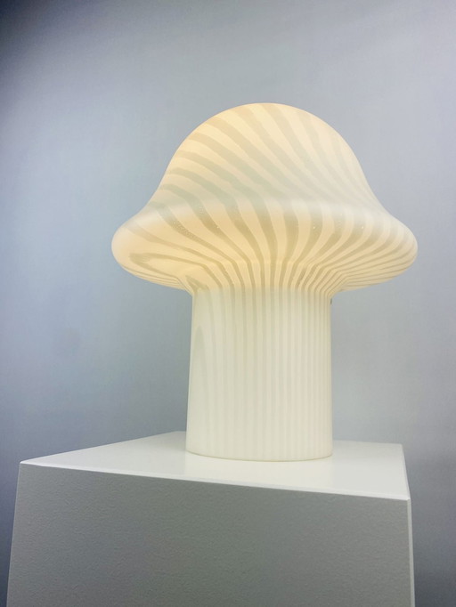 1 Of 3 Large lampe de table Xl 1970 en cristal de verre blanc rayé Peill and Putzler Mushroom