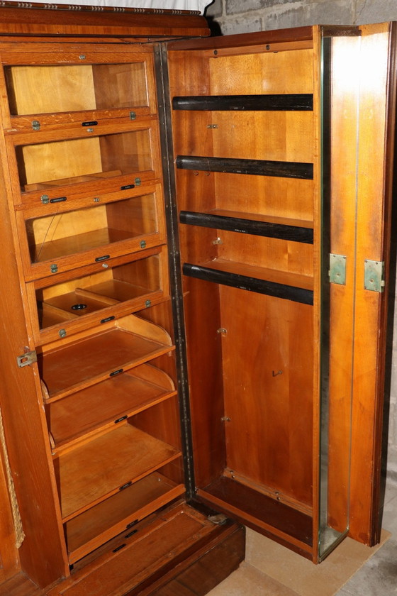 Image 1 of Art Deco Compactum Ltd Armoire pour hommes en noyer