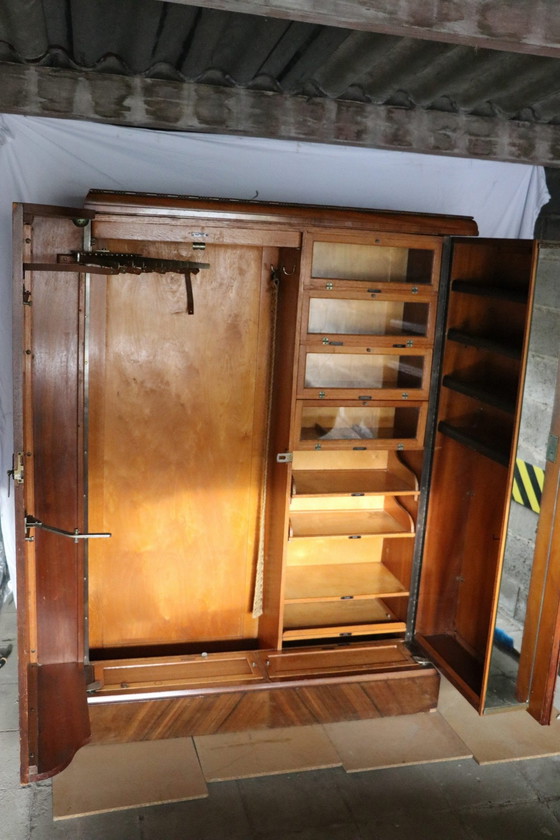 Image 1 of Art Deco Compactum Ltd Armoire pour hommes en noyer