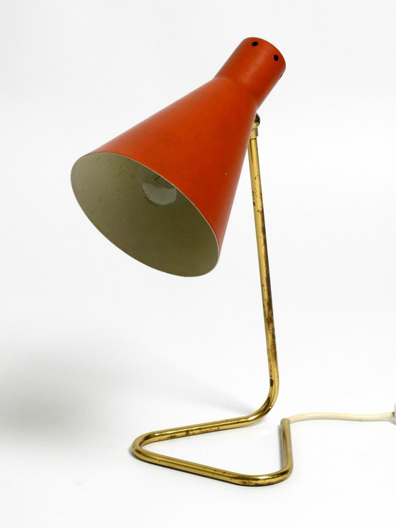 Image 1 of Rare grande lampe de table en laiton Mid Century Modern avec abat-jour rouge brique