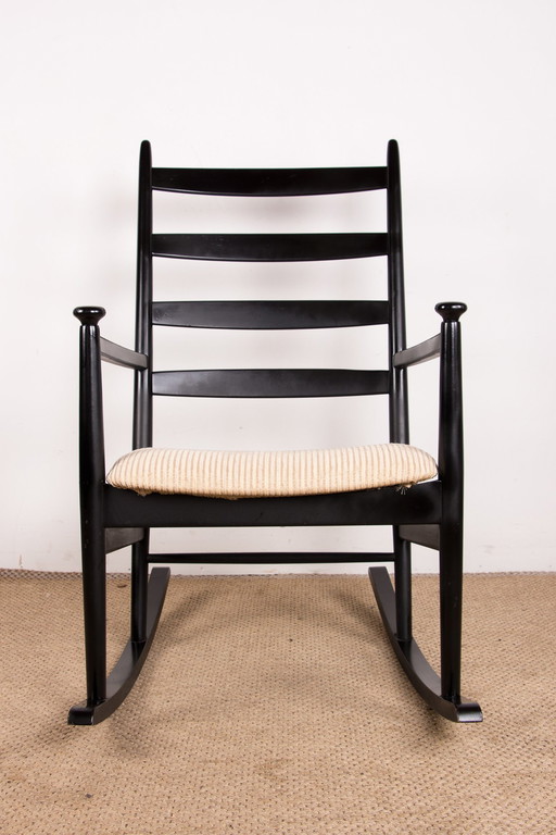 Un Fauteuil, Rocking Chair, En Teck Laqué Et Tissu Modèle 218 Par Thomas Harlev Pour Farstrup Savvaek 1960.