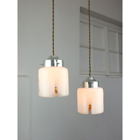 Image 1 of Paire de lampes suspendues en verre et chrome