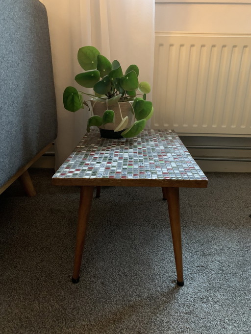 Table d'appoint avec carreaux décoratifs