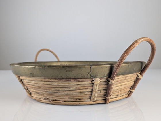 Image 1 of Panier de centre de table italien en rotin et laiton avec poignées, style Gabriella Crespi, 1970S