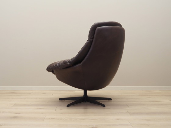 Image 1 of Fauteuil pivotant en cuir, Design danois, 1960S, Designer : H.W. Klein, Manufacture : Bramin