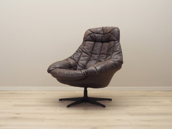 Image 1 of Fauteuil pivotant en cuir, Design danois, 1960S, Designer : H.W. Klein, Manufacture : Bramin