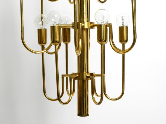 Image 1 of Magnifique lustre en laiton Mid Century à 18 bras et longue tige en laiton, à trois étages