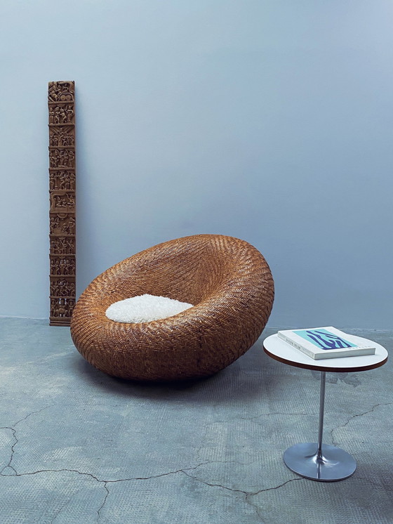 Image 1 of Rotin tressé "Mushroom" Chair Pille Fauteuil avec coussin en peau de mouton, France 1970Ers