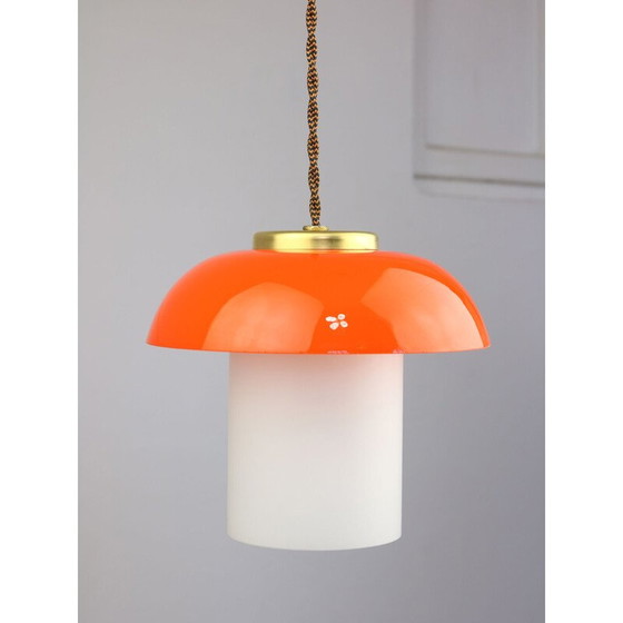 Image 1 of Lampe suspendue en verre orange et laiton du Mid Century