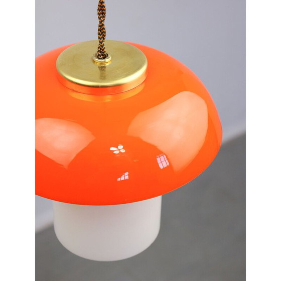 Image 1 of Lampe suspendue en verre orange et laiton du Mid Century