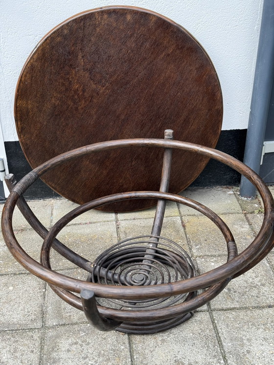 Image 1 of Table basse ronde vintage en bambou Manu