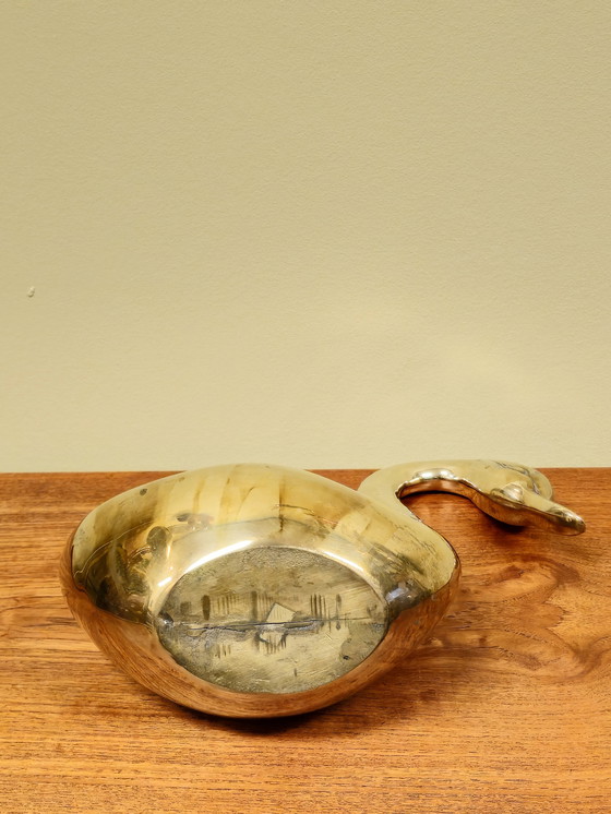 Image 1 of Grand oiseau cygne en laiton