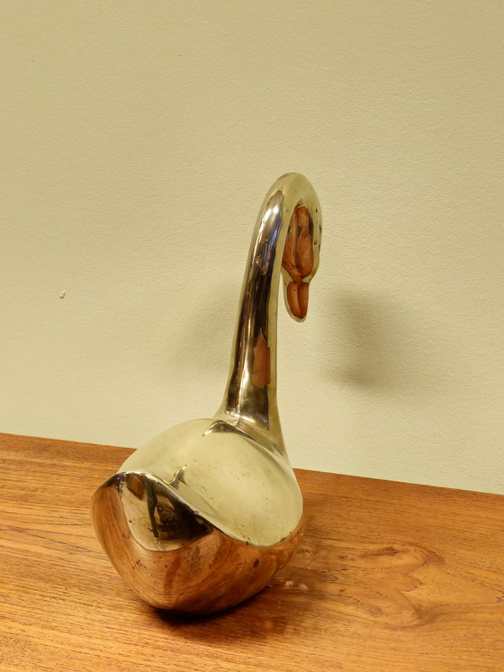 Image 1 of Grand oiseau cygne en laiton