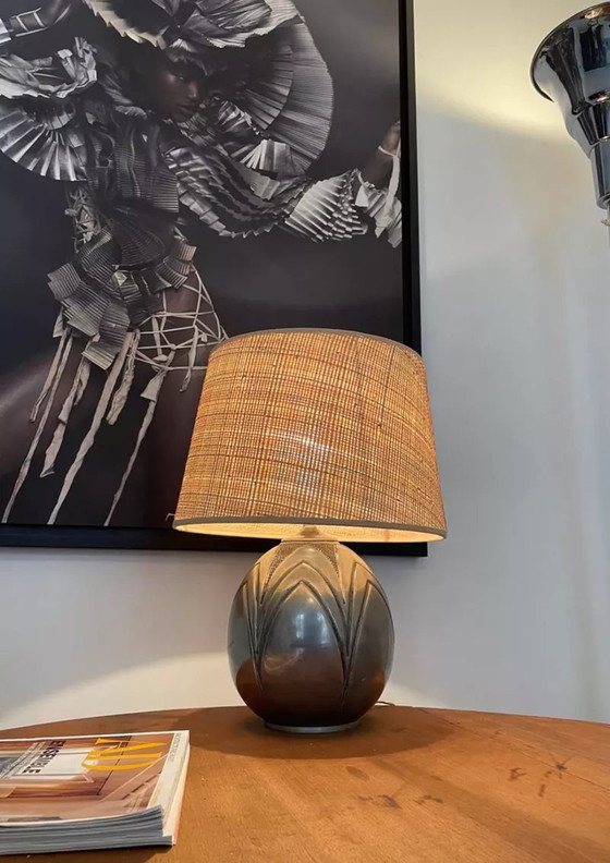 Image 1 of Lampe Vintage En Dinanderie René Delavan, Étain Et Raphia