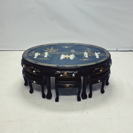 Table basse chinoise avec 6 tabourets assortis