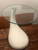 Table d'appoint design laquée blanc
