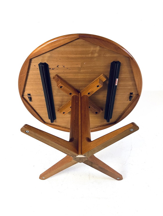 Image 1 of Table à manger danoise extensible Dyrlund '70