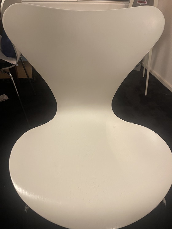 Image 1 of 8x Fritz Hansen Series 7 Butterfly Chair Blanc laqué