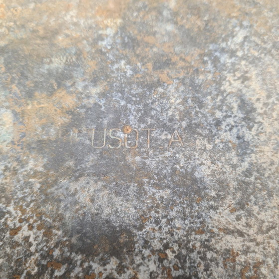 Image 1 of Table d'appoint industrielle en métal cloué, vers 1900