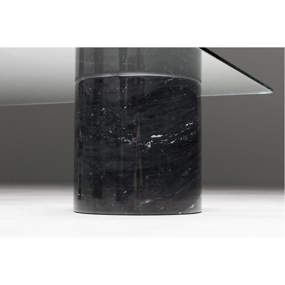 Image 1 of Table basse vintage avec quatre pieds en marbre noir et plateau en verre épais, 1970