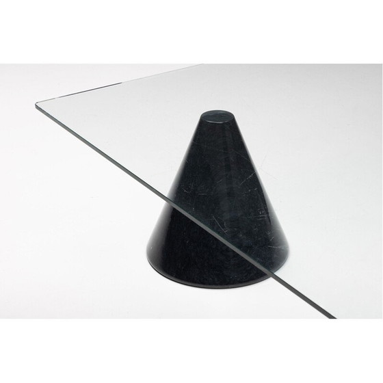 Image 1 of Table basse vintage avec quatre pieds en marbre noir et plateau en verre épais, 1970