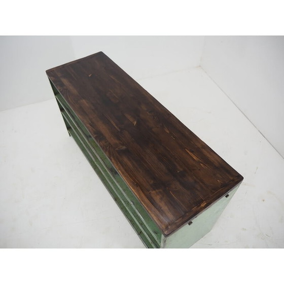 Image 1 of Etagères basses industrielles vintage, 1960