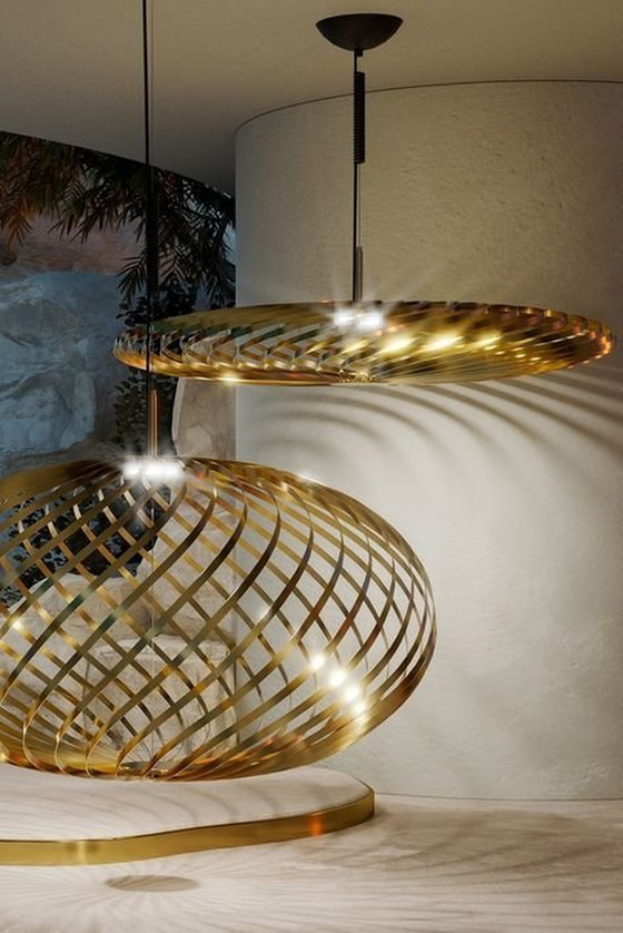 Image 1 of Tom Dixon, Two Meal Spring Pendant, Exécution en laiton, Nouvel état Moyen