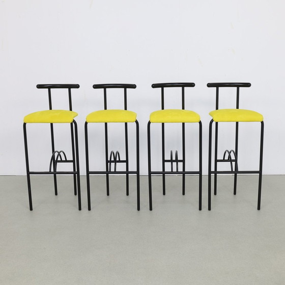 Image 1 of 4X Tabouret de bar postmoderne dans le style de Memphis, 1980S