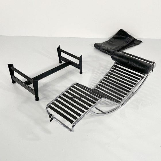 Image 1 of Chaise longue Lc4 noire de Le Corbusier pour Cassina, 1970S