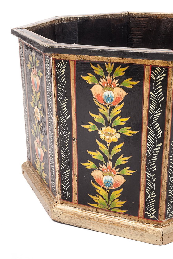 Image 1 of Cache-Pot Ancien En Bois, 1900