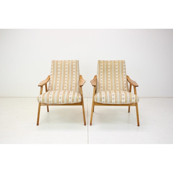 Image 1 of Fauteuil en bois et tissu du milieu du siècle, Tchécoslovaquie années 1960