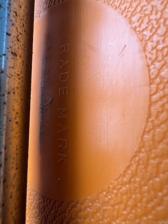 Image 1 of Chaise de cantine vintage empilable 1982