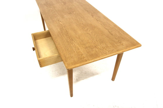 Image 1 of  Table Basse Scandinave En Chêne, Suède 1960 