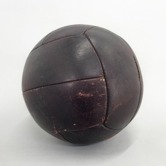 Image 1 of Ballon de médecine en cuir, Tchécoslovaquie, années 1930