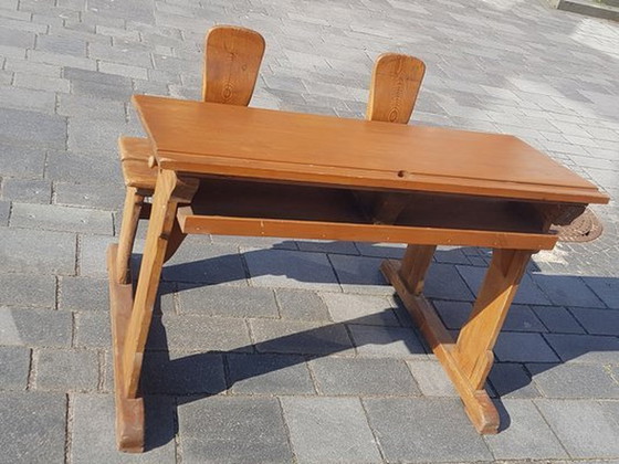 Image 1 of Ancien banc d'école scandinave en bois