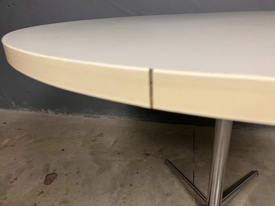 Image 1 of Table de salle à manger vintage Pieds en étoile chromés ronds