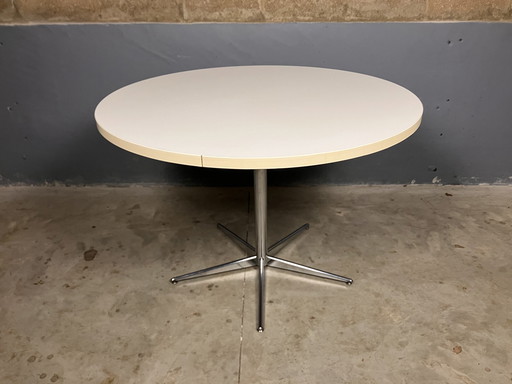 Table de salle à manger vintage Pieds en étoile chromés ronds