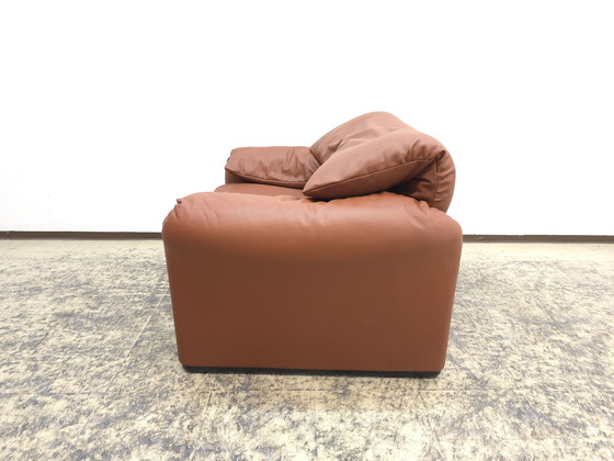 Image 1 of Cassina Maralunga Fauteuil cognac foncé Fauteuil design en cuir