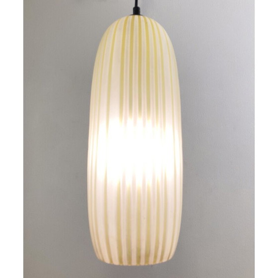 Image 1 of Lampe suspendue vintage en verre jaune, Italie 1960