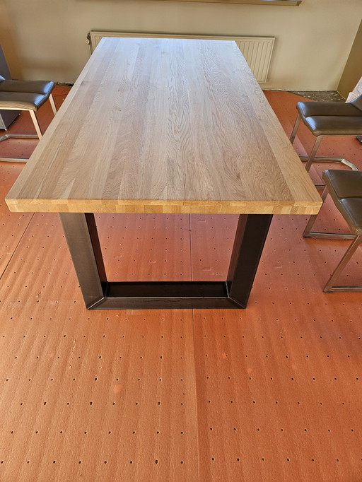 Magnifique table de salle à manger industrielle