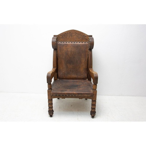 Image 1 of Chaise à trône massive de style historiciste de la fin du Mid Century