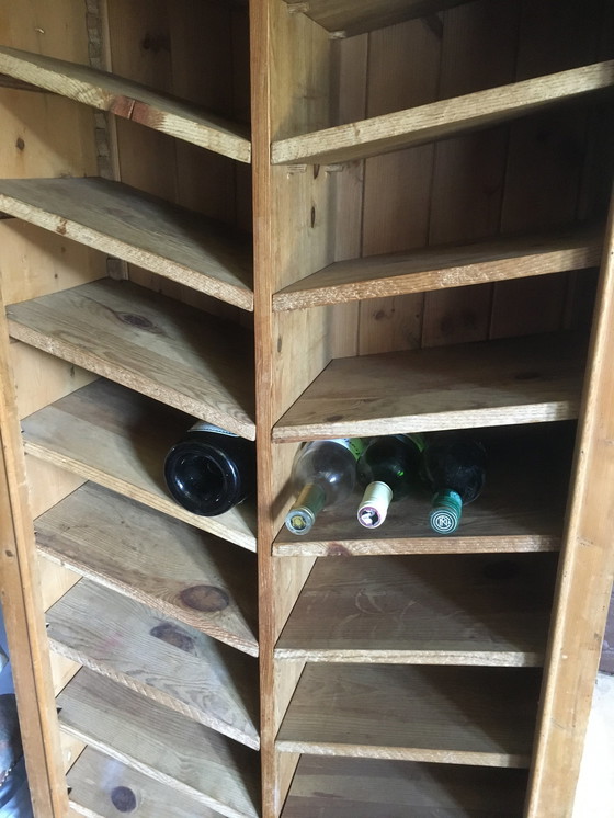 Image 1 of Armoire à vin vintage en pin