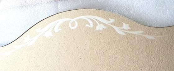 Image 1 of Miroir Art Déco avec décoration florale dans une boîte en verre rose