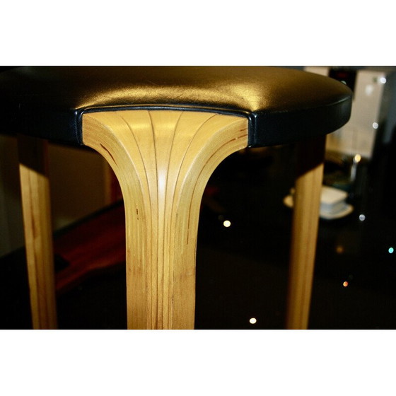 Image 1 of Tabouret vintage en bouleau et cuir par Alvar Aalto pour Artek, 1960