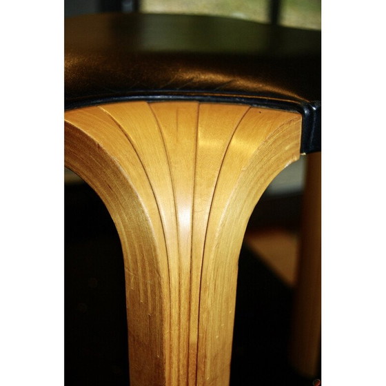 Image 1 of Tabouret vintage en bouleau et cuir par Alvar Aalto pour Artek, 1960